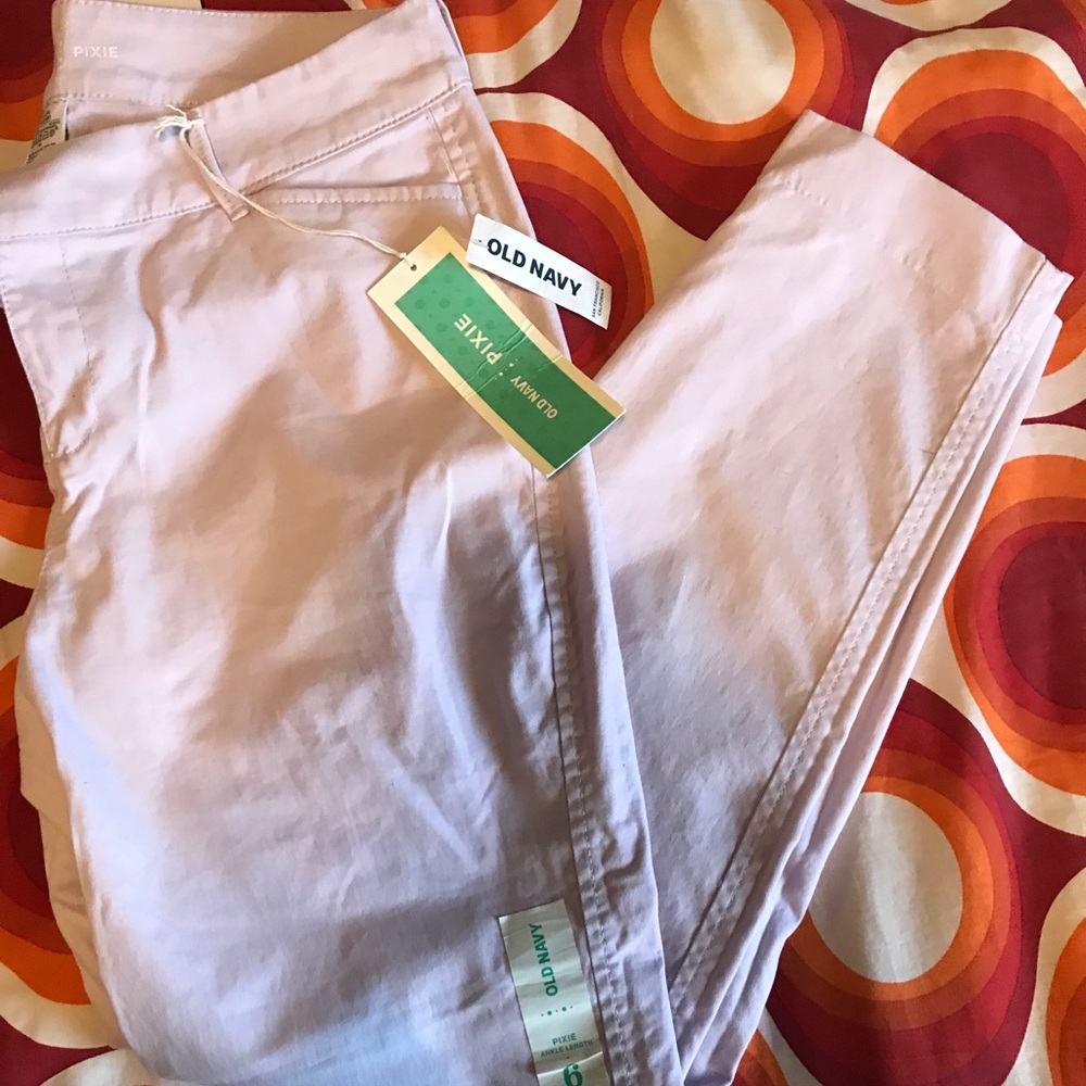 OLD NAVY PIXIE CHINO {size 6} LIGHT BABY PINK